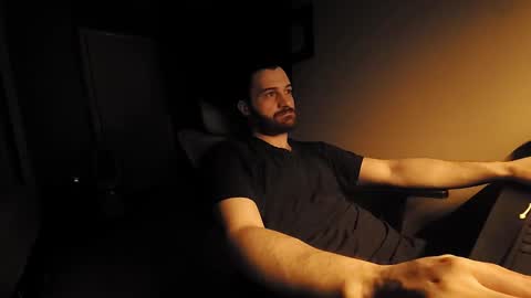 Snapshot of hardswtch chatting on 09/11/25, 12:33 Tom online show from 09/11/25, 12:33