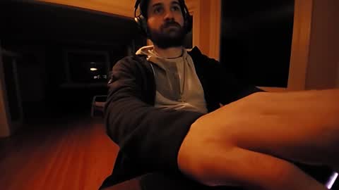 Snapshot of hardswtch chatting on 10/26/25, 12:00 Tom online show from 10/26/25, 12:00