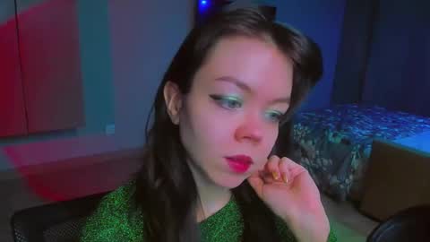 Snapshot of haribo_asmr chatting on 12/25/24, 11:43 Miss Hari online show from 12/25/24, 11:43