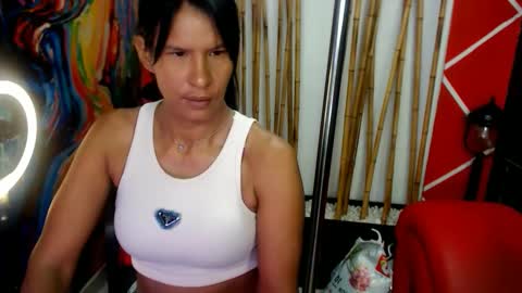 Snapshot of harley_brunette74 chatting on 11/28/25, 01:03 HARLEY online show from 11/28/25, 01:03