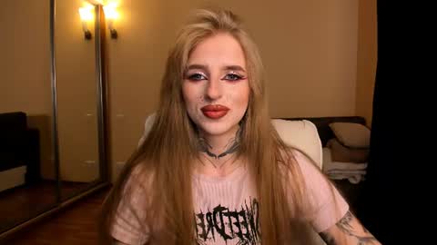 Julia online show from 06/11/26, 05:49