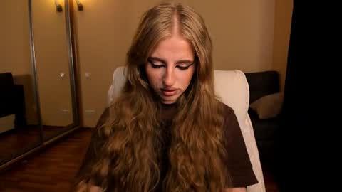 Julia online show from 06/25/26, 06:07
