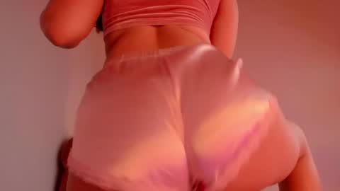 Annie online show from 12/29/24, 09:28