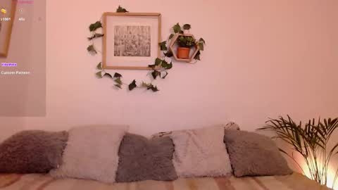 Snapshot of harmonyy01 chatting on 02/11/25, 03:08 Harmony Please help me to reach 100 thumbs up online show from 02/11/25, 03:08