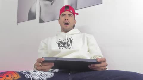 Snapshot of harold_999 chatting on 11/06/25, 08:43 harold_999 online show from 11/06/25, 08:43