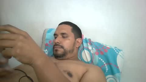 Snapshot of harpechediaz chatting on 10/25/25, 08:03 ricardo online show from 10/25/25, 08:03