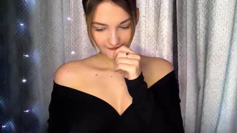 Snapshot of harriettlipton chatting on 03/09/26, 07:01 Emily online show from 03/09/26, 07:01