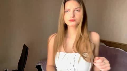 Snapshot of harriettlipton chatting on 03/11/26, 08:20 Emily online show from 03/11/26, 08:20