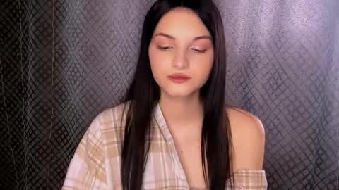 Snapshot of harriettlipton chatting on 03/24/26, 08:30 Emily online show from 03/24/26, 08:30