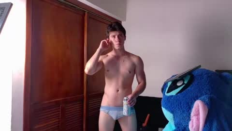 Snapshot of harry_brown2324 chatting on 04/12/26, 08:36 Sebastian online show from 04/12/26, 08:36