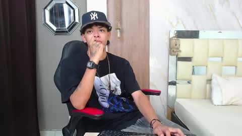 Snapshot of harry_jhonsonn chatting on 05/02/26, 01:32 Harry online show from 05/02/26, 01:32