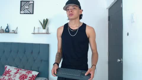 Snapshot of harry_jhonsonn chatting on 06/19/26, 03:55 Harry online show from 06/19/26, 03:55