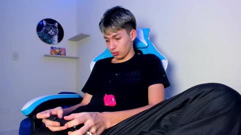 Snapshot of harry_jonshon69 chatting on 02/14/26, 02:14 harry online show from 02/14/26, 02:14