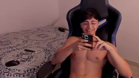 harry_p01 online show from 11/15/25, 02:20