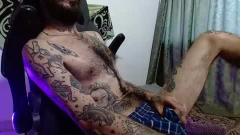 Snapshot of harry_reems_ chatting on 06/19/26, 08:45 OMAR online show from 06/19/26, 08:45