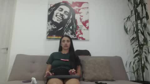Snapshot of harrycum4you chatting on 06/25/26, 02:44 hannaandharri online show from 06/25/26, 02:44