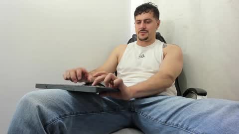 Snapshot of harrydaviss chatting on 01/17/25, 12:53 alpha online show from 01/17/25, 12:53