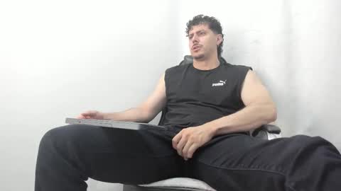 Snapshot of harrydaviss chatting on 10/18/25, 04:59 alpha online show from 10/18/25, 04:59