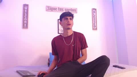 Snapshot of harrythomson1 chatting on 12/26/24, 10:09 harry thomson online show from 12/26/24, 10:09