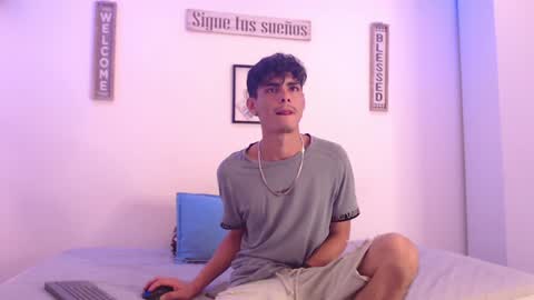 Snapshot of harrythomson1 chatting on 12/29/24, 06:35 harry thomson online show from 12/29/24, 06:35