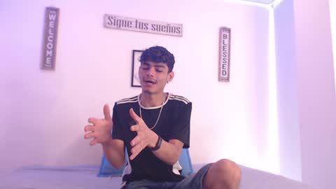 Snapshot of harrythomson1 chatting on 12/30/24, 06:27 harry thomson online show from 12/30/24, 06:27