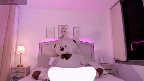 haru online show from 11/19/25, 02:22