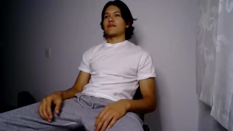 Snapshot of haru_boi chatting on 12/16/24, 02:57 Haru online show from 12/16/24, 02:57