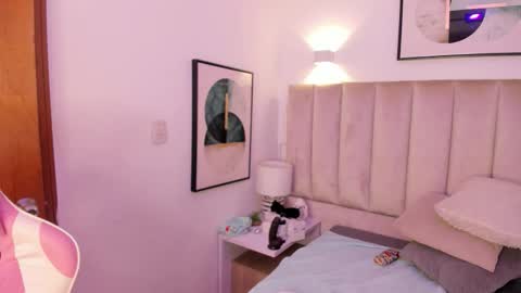 Snapshot of haru_bonny chatting on 12/14/25, 08:09 Haru Bonny online show from 12/14/25, 08:09