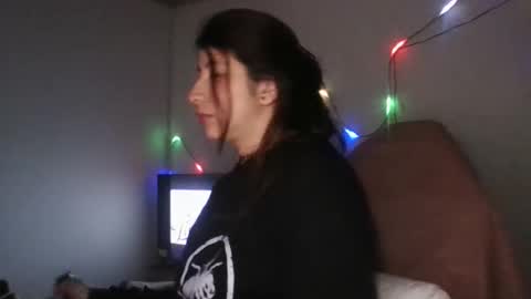 Snapshot of hasley_bbylee chatting on 03/05/26, 04:52 lady online show from 03/05/26, 04:52