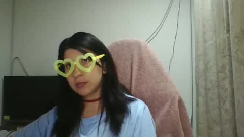 Snapshot of hasley_bbylee chatting on 04/16/26, 01:50 lady online show from 04/16/26, 01:50