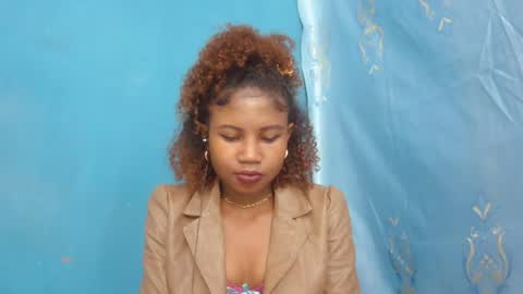 Snapshot of hasleyinah chatting on 06/12/26, 10:58 hasleyinah online show from 06/12/26, 10:58