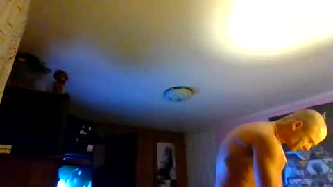 Snapshot of hastis123 chatting on 03/26/26, 01:55 HASTIS42069 online show from 03/26/26, 01:55