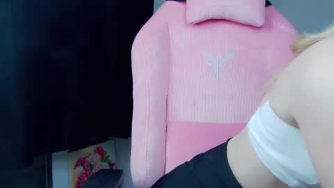 Anna online show from 12/15/25, 01:32