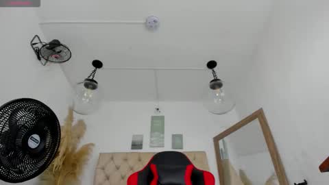 Snapshot of hathor_01 chatting on 12/03/25, 03:25 HATHOR OLD online show from 12/03/25, 03:25