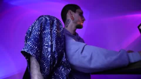 More content   2   online show from 11/30/25, 09:57