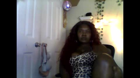 Snapshot of hawtchoc37 chatting on 10/14/25, 04:24 hawtchoc37 online show from 10/14/25, 04:24