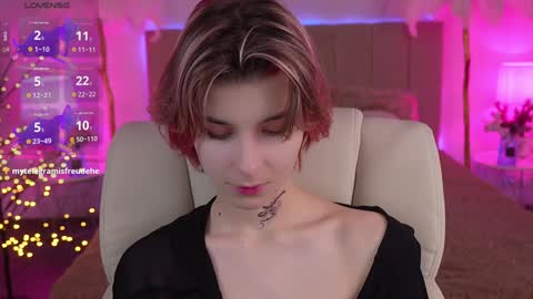 Snapshot of haylaamber chatting on 12/12/24, 08:21 haylaamber online show from 12/12/24, 08:21