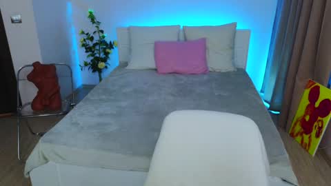 Hayle online show from 01/23/25, 02:23