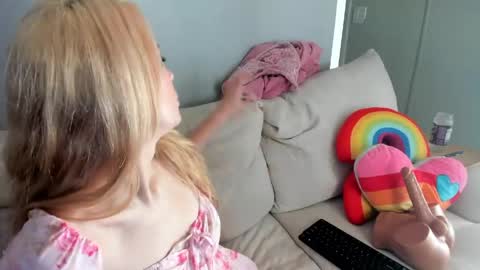 Snapshot of hayleyreign chatting on 04/04/26, 01:52 Hayley online show from 04/04/26, 01:52