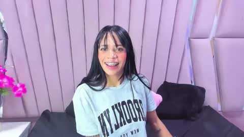 Snapshot of hazel_18_ chatting on 11/21/25, 03:00 hazel_18_ online show from 11/21/25, 03:00