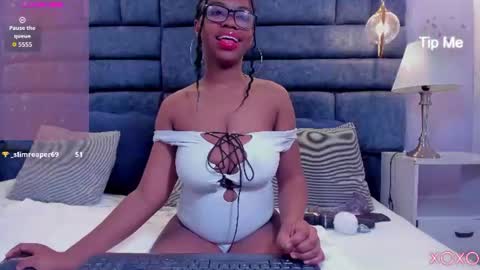 hazel_lanee online show from 06/22/26, 05:48