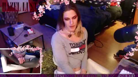 Snapshot of hazel_lust chatting on 03/28/26, 02:11 Hazel Lust online show from 03/28/26, 02:11