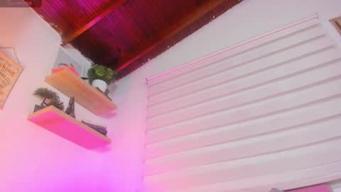 Snapshot of hazel_shy chatting on 03/03/25, 10:10 Im Hazel online show from 03/03/25, 10:10