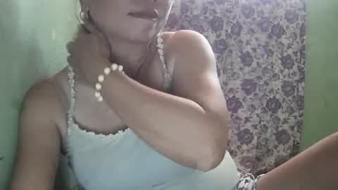 Snapshot of hazeldhane chatting on 07/15/26, 06:40 hazeldhane online show from 07/15/26, 06:40