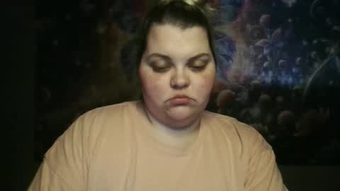 Snapshot of hazeleyez97 chatting on 11/06/25, 10:43 Hazeleyez97 online show from 11/06/25, 10:43