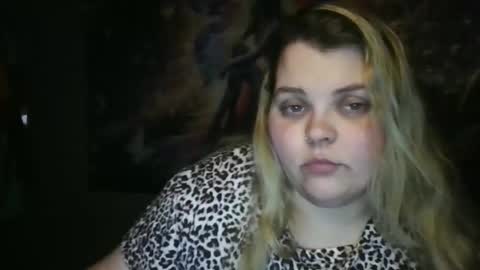 Snapshot of hazeleyez97 chatting on 11/25/25, 04:23 Hazeleyez97 online show from 11/25/25, 04:23