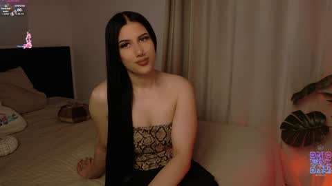 Snapshot of hazelhayess chatting on 05/08/26, 04:01 hazelhayess online show from 05/08/26, 04:01