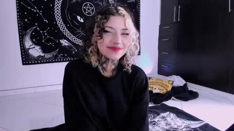 Snapshot of hazellwitch chatting on 03/04/25, 01:28 Hazell Witch online show from 03/04/25, 01:28