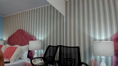 Snapshot of hazelmoret chatting on 02/19/25, 11:49 HazelMoret online show from 02/19/25, 11:49