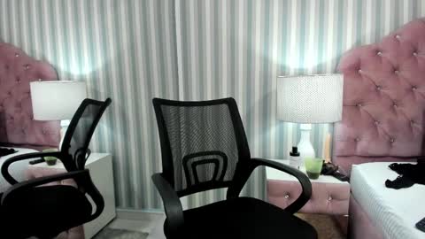 Snapshot of hazelmoret chatting on 02/21/25, 05:31 HazelMoret online show from 02/21/25, 05:31